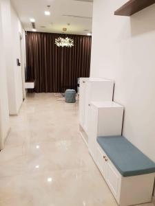 Không gian căn hộ Vinhomes Golden River, Quận 1 Căn hộ Vinhomes Golden River đầy đủ nội thất, tầng cao view thoáng mát.