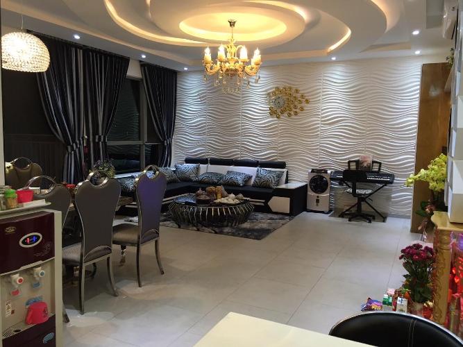 Phòng khách căn hộ RIVIERA POINT Căn hộ Riviera Point đầy đủ nội thất cao cấp, view hồ bơi và sông