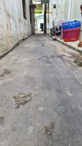 Đường trước nhà phố Quận Tân Phú Nhà phố diện tích 59.5m2 có sổ hồng riêng, cách 2 căn ra mặt tiền đường.
