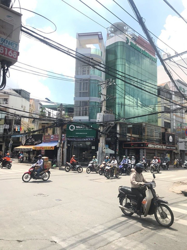 Nhà phố Quận Phú Nhuận Nhà phố đường Trần Huy Liệu diện tích 67.7m2, đầy đủ nội thất.