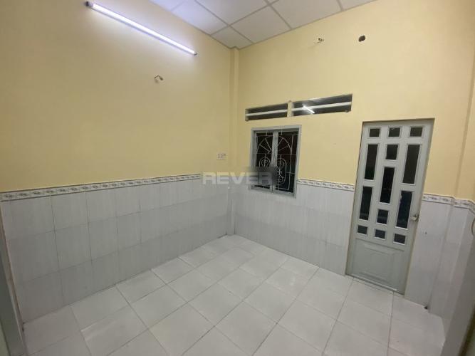 Nhà phố Quận 7 Nhà hẻm đường Trần Xuân Soạn, kết cấu 1 trệt 1 lầu đúc, có sổ hồng riêng.