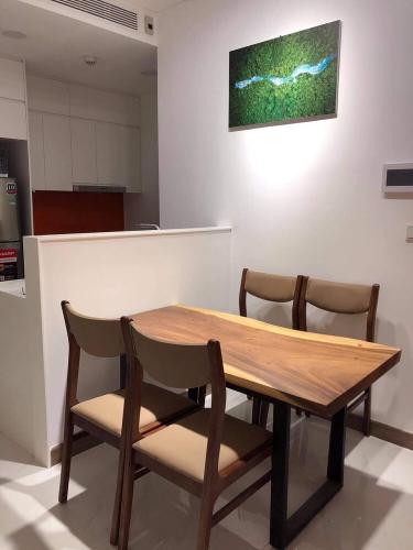 Không gian căn hộ Sunwah Pearl, Bình Thạnh Căn hộ Sunwah Pearl tầng cao view sông đón gió mát mẻ, đầy đủ nội thất.