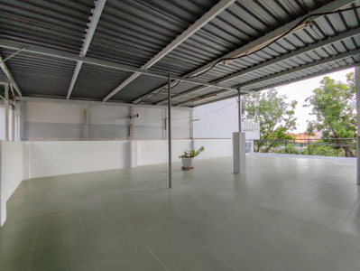 Nhà phố Quận 4 Nhà phố thiết kế 1 trệt, 1 lửng, 1 lầu và sân thượng, không có nội thất.