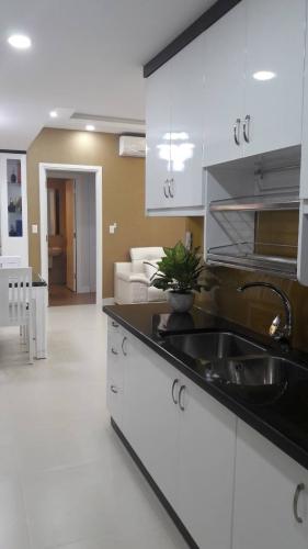 Phòng bếp căn hộ Masteri Thảo Điền, Quận 2 Căn hộ Masteri Thảo Điền tầng cao view sông, nội thất đầy đủ.