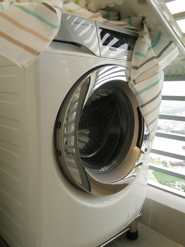 Căn hộ Vinhomes Central Park, Quận Bình Thạnh Căn hộ Vinhomes Central Park tầng 36 diện tích 155m2, đầy đủ nội thất.