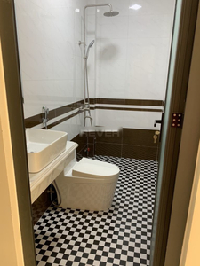 Nhà phố Quận Thủ Đức Nhà phố thiết kế 1 trệt, 3 lầu mới xây rất chắc chắn, không có nội thất.