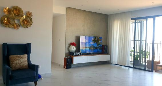 Phòng khách căn hộ Riviera Point Căn hộ Riviera Point tầng 35, view thành phố thông thoáng.