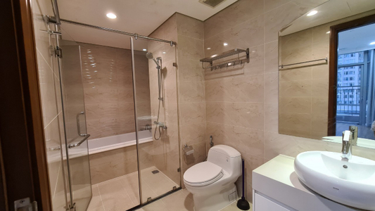 Căn hộ Vinhomes Central Park, Quận Bình Thạnh Căn hộ Vinhomes Central Park tầng 7 thiết kế 4 phòng ngủ, đầy đủ nội thất.