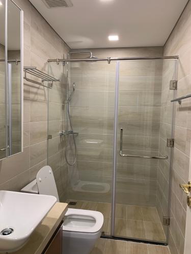 phòng tắm Căn hộ Vinhomes Golden River, đầy đủ nội thất, tầng cao