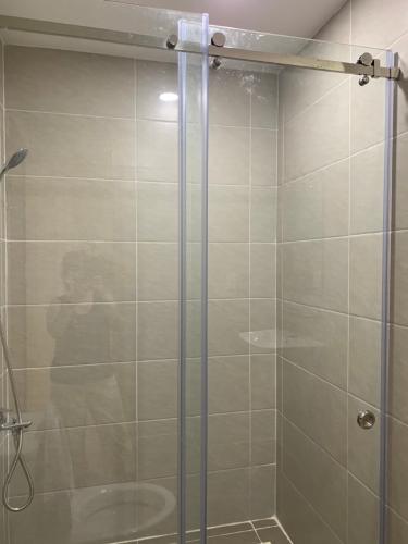 phòng tắm Cho thuê căn hộ Saigon South Residence 3PN, tầng thấp, DT 100m2, đầy đủ nội thất