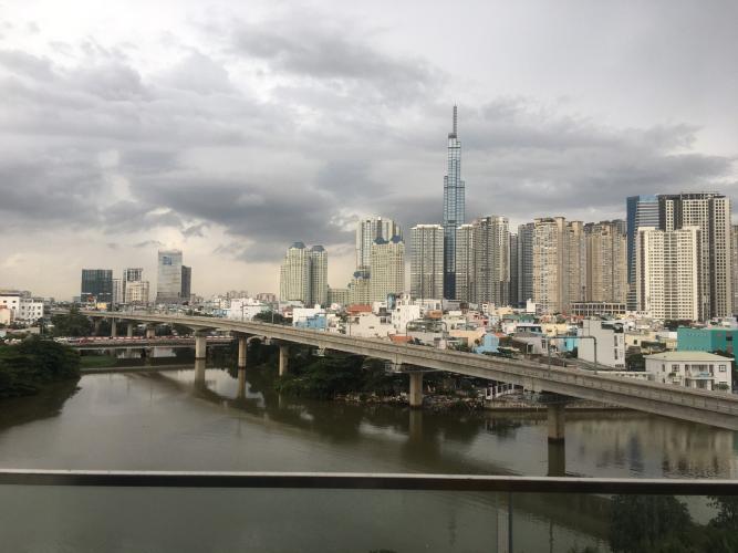 View ban công Vinhomes Golden River, Quận 1 Căn hộ Vinhomes Golden River view sông và thành phố thơ mộng.