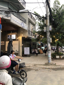 Nhà phố Quận 12 Nhà cửa hướng Tây có 2 mặt tiền thoáng mát, gần trường học Nguyễn Trung Trực.