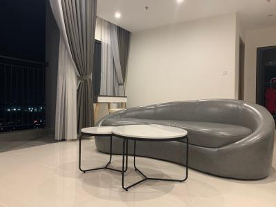 Phòng khách căn hộ Vinhomes Grand Park Căn hộ Vinhomes Grand Park ban công thoáng mát, view thành phố.