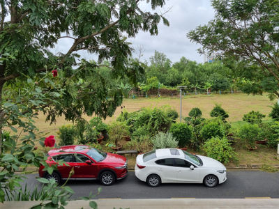 Đường trước nhà phố Quận 9 Nhà phố khu Melosa Garden Khang Điền diện tích 76.2m2 vuông đẹp.