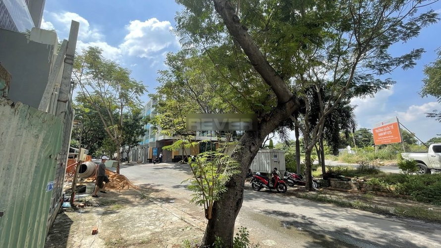 Đất nền Quận Bình Thạnh Đất mặt tiền kênh đường Đặng Thuỳ Trâm, cách trường ĐH Văn Láng 30m.