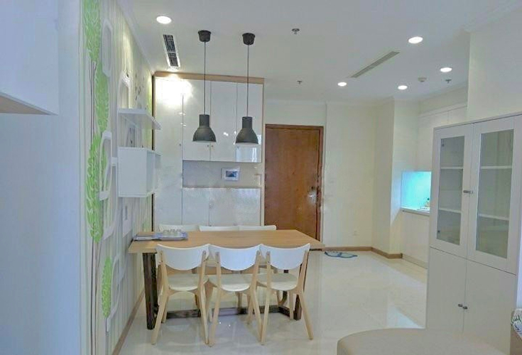 Căn hộ Vinhomes Central Park, Quận Bình Thạnh Căn hộ Vinhomes Centrla Park tầng 18 diện tích 76.8m2, đầy đủ nội thất.