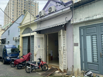 Nhà phố đường Phan Huy Ích diện tích 68m2, bàn giao không có nội thất.