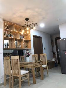 Căn hộ River Panorama, Quận 7 Căn hộ River Panorama tầng 32 ban công hướng Nam thoáng mát.