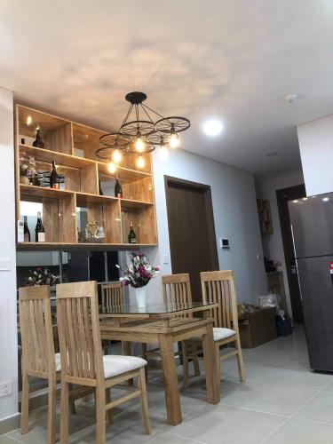 Căn hộ River Panorama, Quận 7 Căn hộ River Panorama tầng 32 ban công hướng Nam thoáng mát.