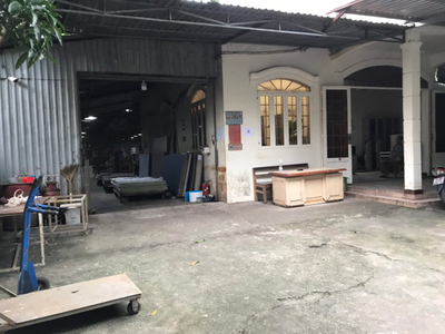 Nhà xưởng kho bãi Huyện Hóc Môn Nhà xưởng kho bãi diện tích 1000m2 vuông đẹp, gần chợ Bà Điểm.