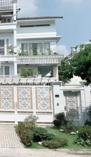 Mặt tiền nhà phố Quận 7 Nhà phố kế bên trường Quốc Tế Canada, thiết kế 1 trệt 2 lầu đầy đủ nội thất.