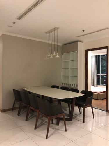 Căn hộ Vinhomes Central Park, Quận Bình Thạnh Căn hộ Vinhomes Central Park tầng 36 diện tích 155m2, đầy đủ nội thất.