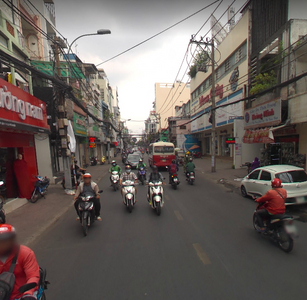 Đường trước nhà phố Quận Phú Nhuận Nhà phố đường Trần Huy Liệu, diện tích 38.75m2 đầy đủ nội thất.