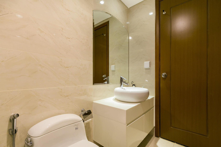 Căn hộ Vinhomes Central Park, Quận Bình Thạnh Căn hộ Vinhomes Central Park tầng 9 diện tích 81.6m2, đầy đủ nội thất.