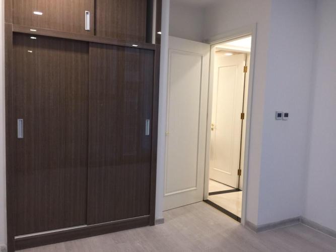 Phòng ngủ Office- tel Vinhomes Golden River, diện tích 45m2, thiết kế hiện đại, nội thất cơ bản.