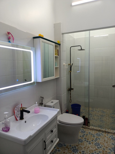 Nhà phố Quận Thủ Đức Nhà phố thiết kế 1 trệt, 2 lầu và sân thượng kiên cố, cách cổng Vạn Phúc 200m.