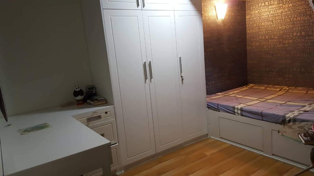 Căn hộ La Astoria tầng 19, cửa chính hướng Nam, đầy đủ nội thất.