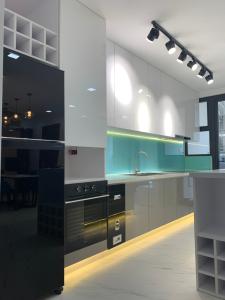 Phòng bếp căn hộ Riviera Point, Quận 7 Căn hộ tầng 8 Riviera Point cửa hướng Tây Bắc, view thoáng mát.