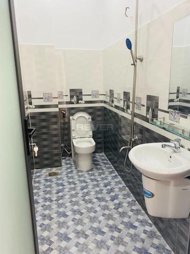 Nhà phố Huyện Nhà Bè Nhà phố đường xe hơi rộng rãi hướng Tây, kết cấu 1 trệt 2 lầu.