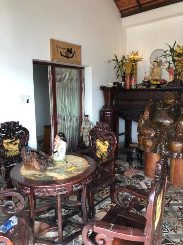 Bên trong nhà phố Phan Huy Ích, Gò Vấp Nhà phố hướng Tây Bắc, có dãy 12 phòng trọ, hẻm xe hơi. 