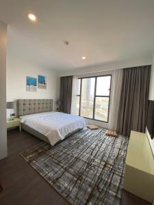 Phòng ngủ Saigon Royal Quận 4 Căn hộ Saigon Royal tầng trung, view sông Sài Gòn mát mẻ.