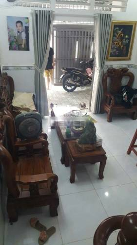 Nhà phố Quận 12 Nhà phố thiết kế 1 trệt và 1 lầu cửa hướng Tây Nam, khu đầy đủ tiện ích.