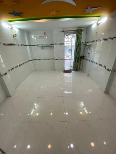 Nhà phố Quận Gò Vấp Nhà phố kết cấu 1 trệt 2 lầu và sân thượng hướng Tây Nam, sổ hồng riêng.