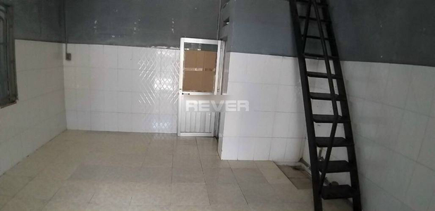 Nhà phố Quận 7 Nhà phố diện tích 99m2 có 5 phòng ngủ rộng rãi, khu dân cư đông đúc.