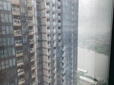 view Căn hộ Vinhomes Golden River, đầy đủ nội thất, tầng cao