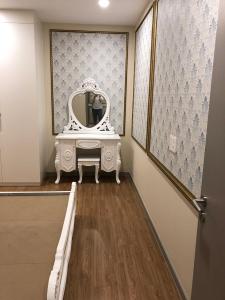 can-ho-THE-GOLD-VIEW Bán hoặc cho thuê căn hộ The Gold View 2PN, tháp A, diện tích 92m2, đầy đủ nội thất