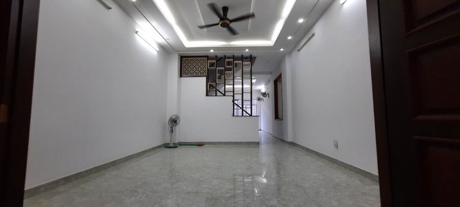 Nhà phố Huyện Nhà Bè Nhà phố diện tích 100m2 có sân trước và sau thoáng mát, không nội thất.