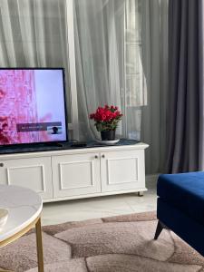 Phòng khách căn hộ Sunrise Riverside, Huyện Nhà Bè Căn hộ Sunrise Riverside ban công hướng Tây, thiết kế hiện đại.