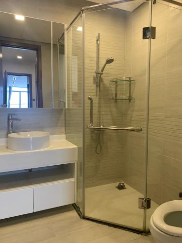Phòng tắm Vinhomes Central Park Căn hộ Vinhomes Central Park tầng cao mát mẻ, đầy đủ nội thất.