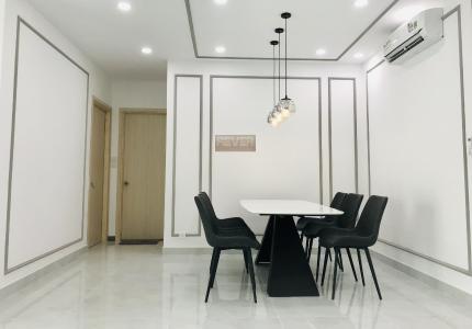 Phòng khách căn hộ Riviera Point  Căn hộ tầng cao Riviera Point view thành phố, đầy đủ tiện ích.