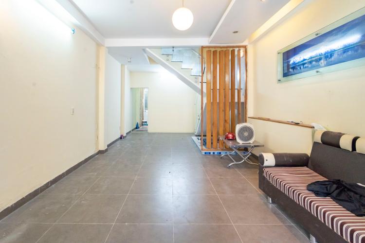Bên trong nhà phố Quận 7 Nhà phố hướng Tây diện tích 4mx15m, hẻm xe hơi quay đầu 5m.