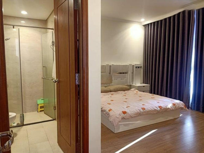 Căn hộ Vinhomes Central Park, Quận Bình Thạnh Căn hộ Vinhomes Central Park tầng 18 diện tích 81m2, đầy đủ nội thất.