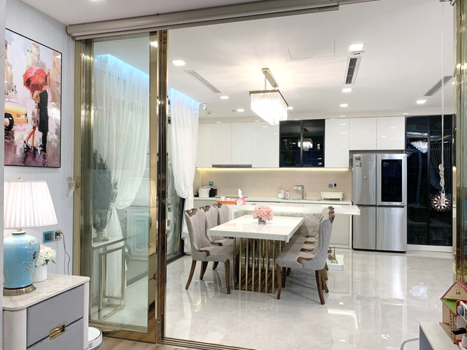 Căn hộ Vinhomes Central Park, Quận Bình Thạnh Căn hộ Vinhomes Central Park tầng 5 thiết kế 4 phòng ngủ, đầy đủ nội thất.