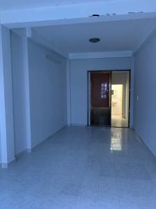 Nhà phố Quận 6 Nhà phố hướng Tây kết cấu 1 trệt 3 lầu, nằm trong khu dân cư văn minh.