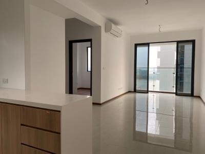 Phòng khách One Verandah Quận 2  Căn hộ One Verandah tầng trung, view sông mát mẻ.