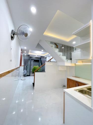 Phòng bếp nhà phố Quận Gò Vấp Nhà phố hướng Tây Bắc hẻm xe hơi, cách chợ Hạnh Thông Tây 1km.